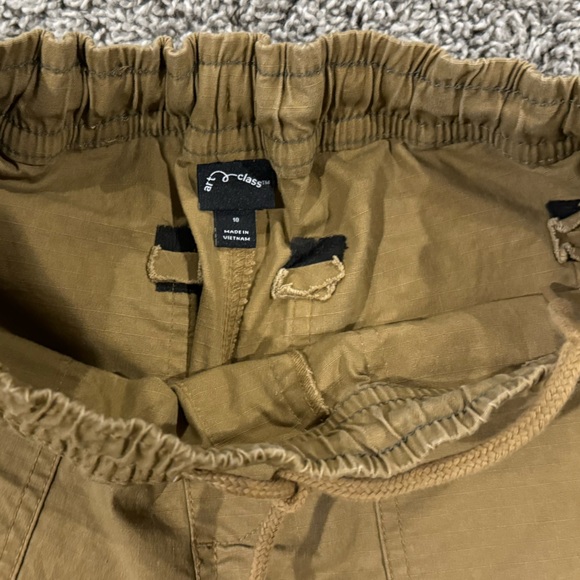 5/$25 Boys Art Class khaki joggers, size 10 - Picture 3 of 5